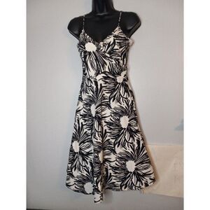 XXI black and white floral dress